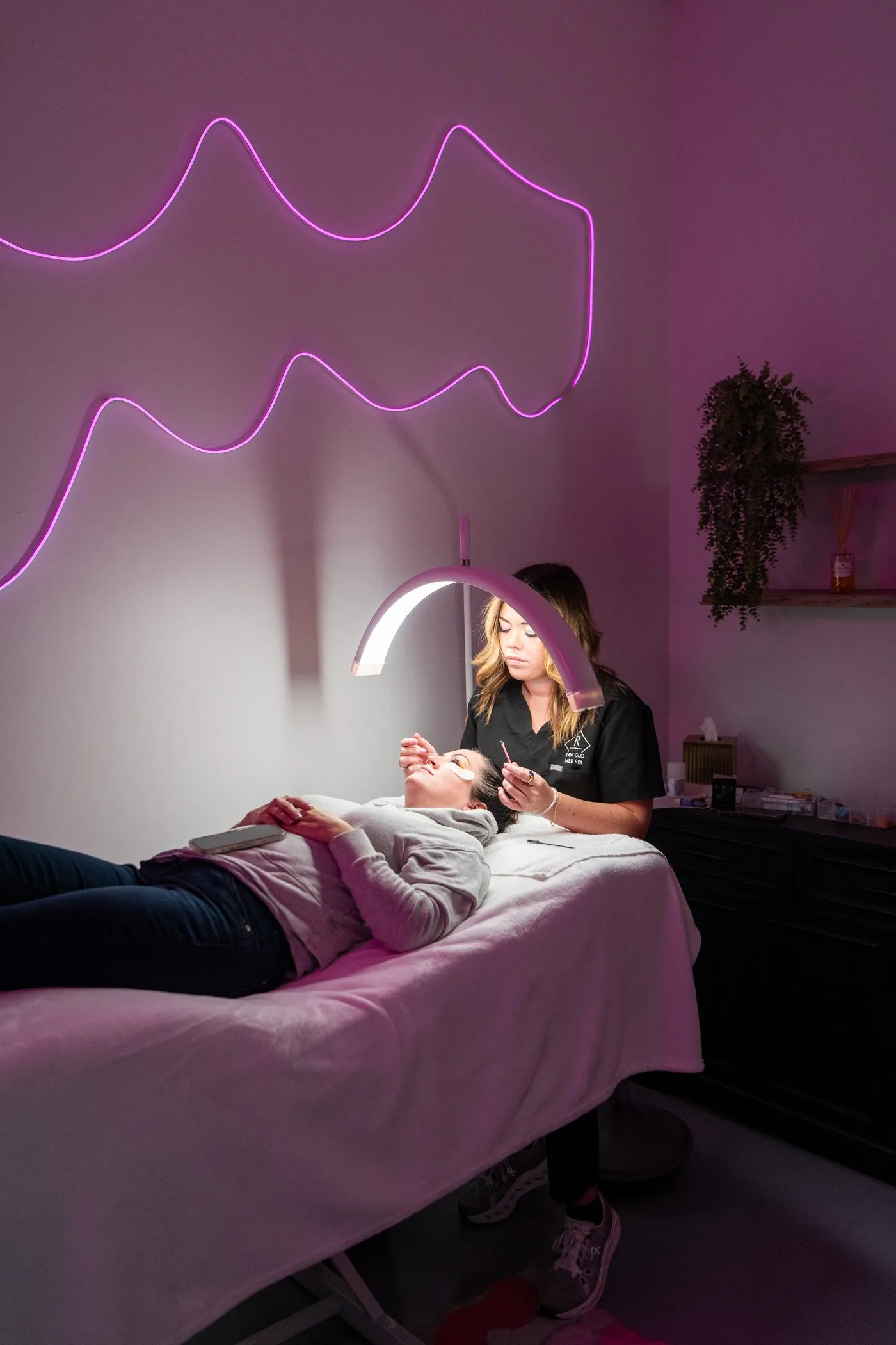 A rapid spray tan at Raw Glo Med Spa in Waukesha, WI